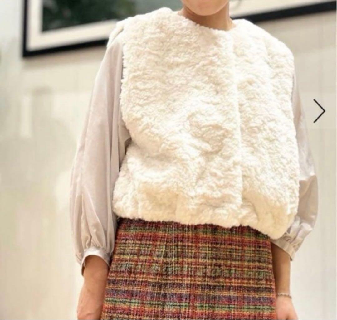 美品❣️Ballsey ボールジィ ランダムファーショートベスト ホワイト