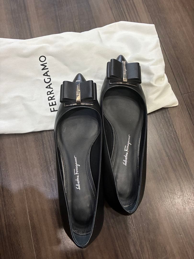 フェラガモ フラットシューズ