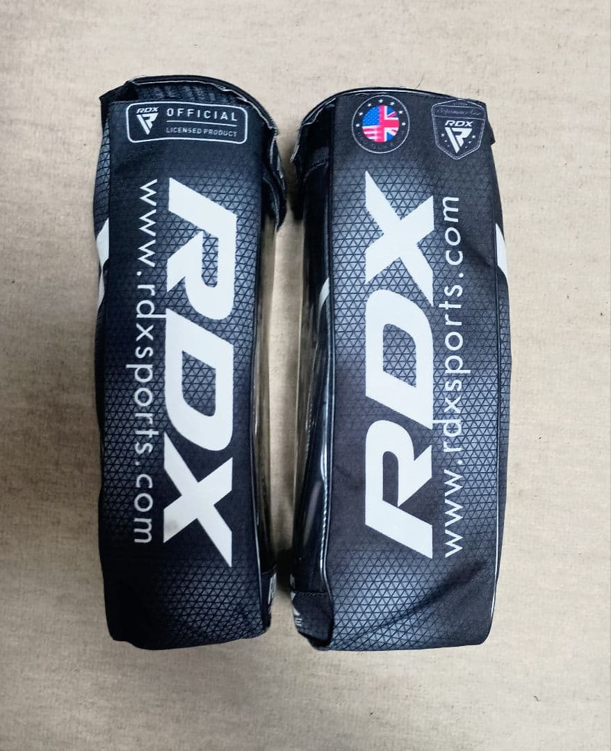 新品！RDX AURA+シリーズ 　　　　　　キックミット ２個セット