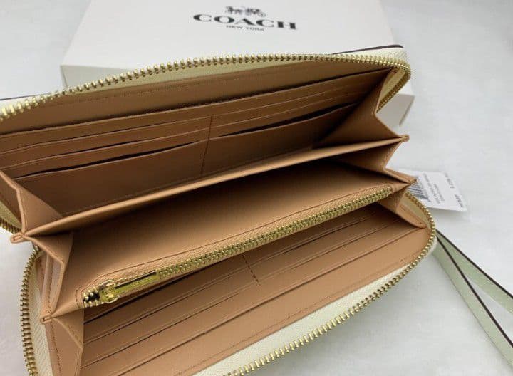 新品未使用コーチ長財布スター星柄ホワイトレディースメンズ送料無料即日発送