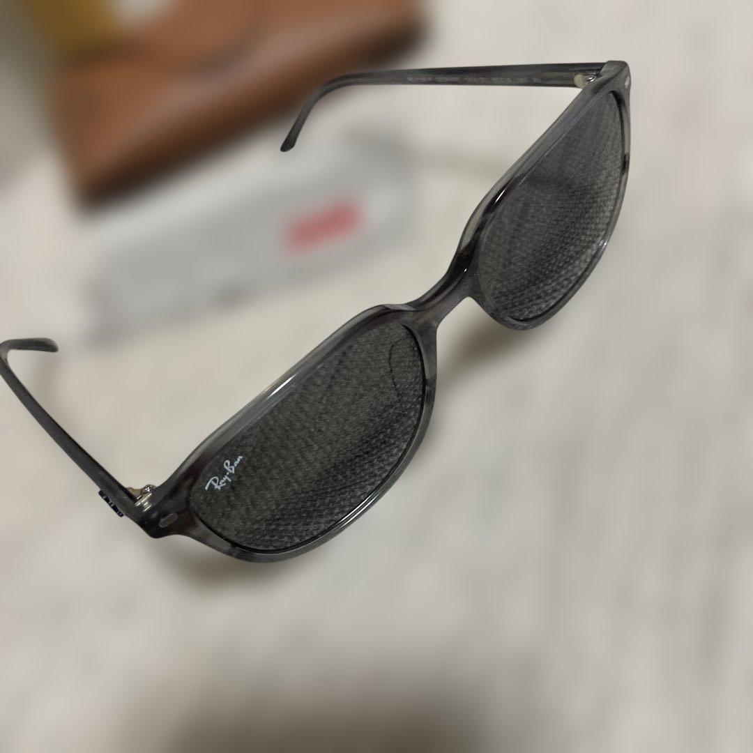 キートン様　RayBan LEONARD RB2193-F グレー