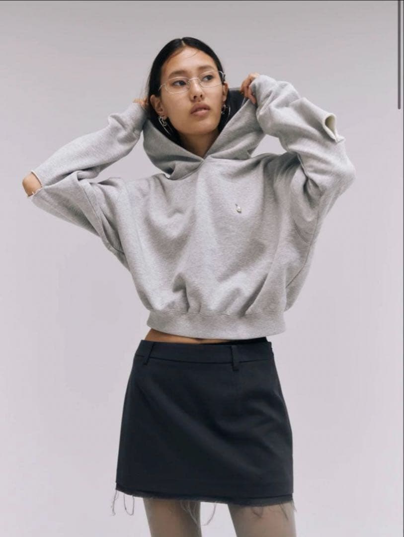 JOSE MOON SLIT SHORT HOODIE グレー