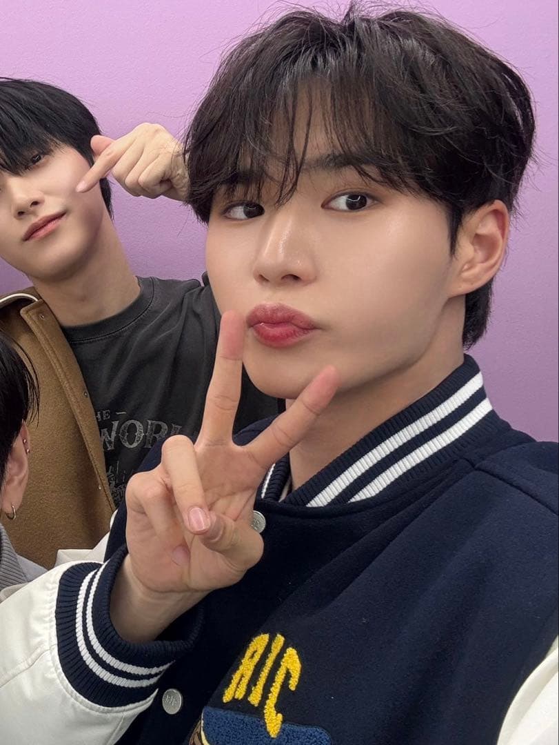 WEi ウィアイ ジュンソ ヨントン 対面 ポラロイド チェキ サイン