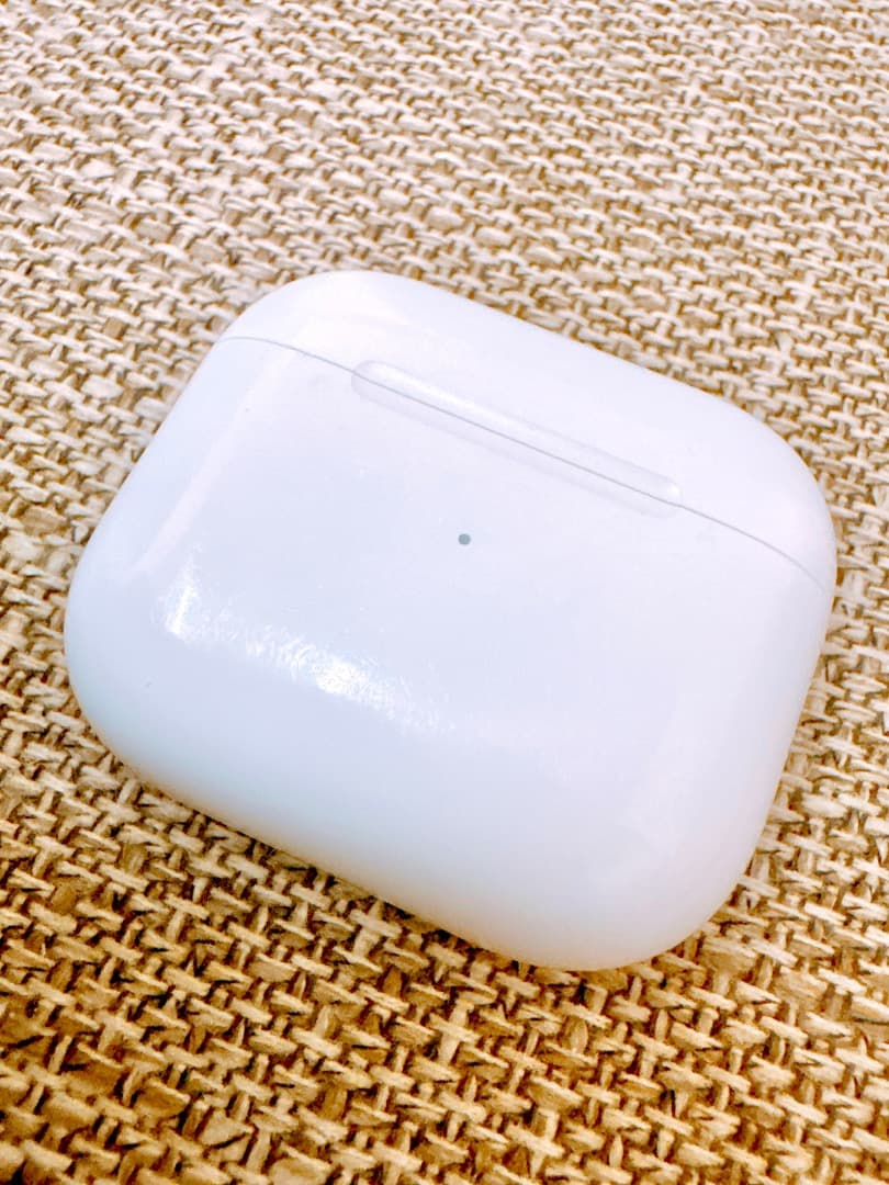 Apple AirPods 3 本体 +充電ケース 第3世代 MME73J/A