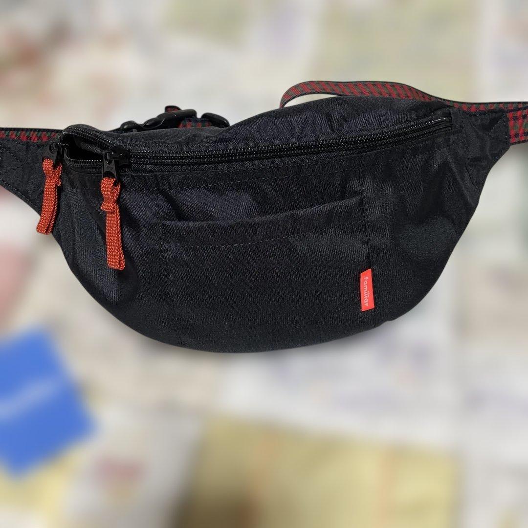 ファミリア　ボディバッグ