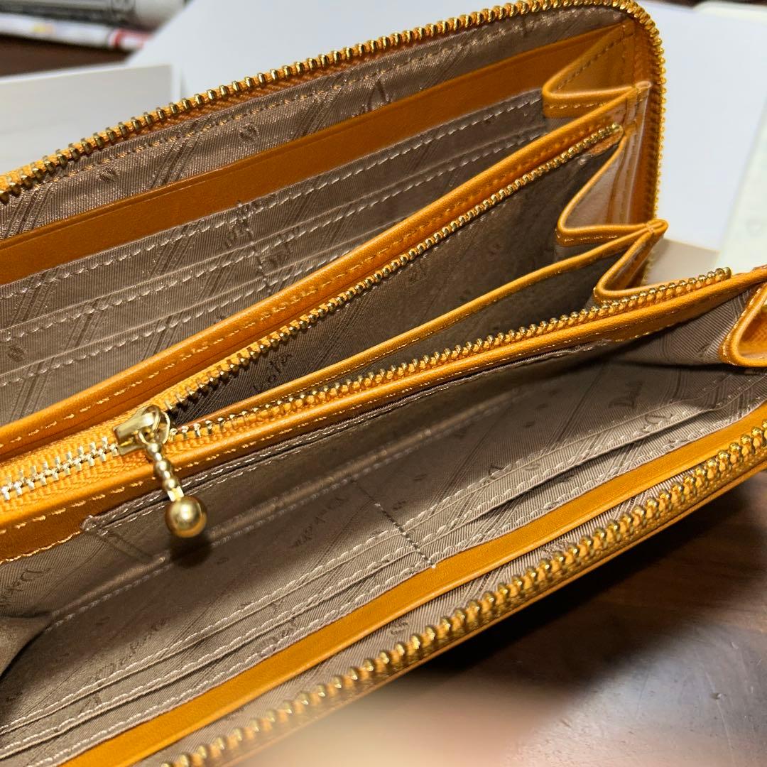 ダコタ　長財布　黄色に近いキャメル色　新品 未使用　外側にポケット2