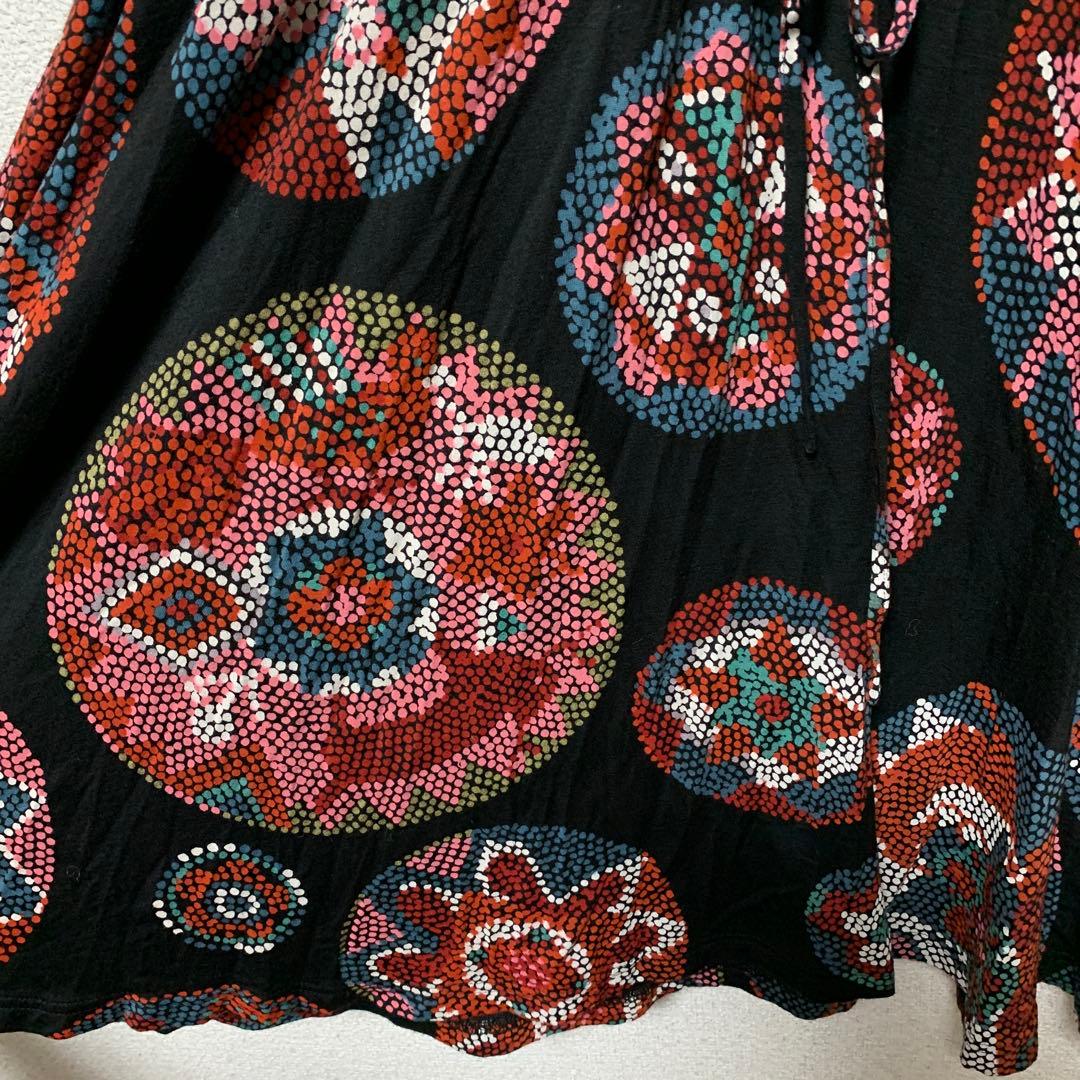 トクコプルミエヴォル セレブ 高級 上品 派手 個性的 人気 タートルネック