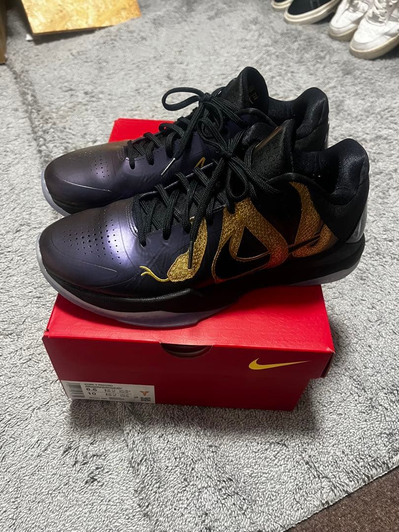 シューズ(男性用) NINE KOBE5 YEAR of SNAKE