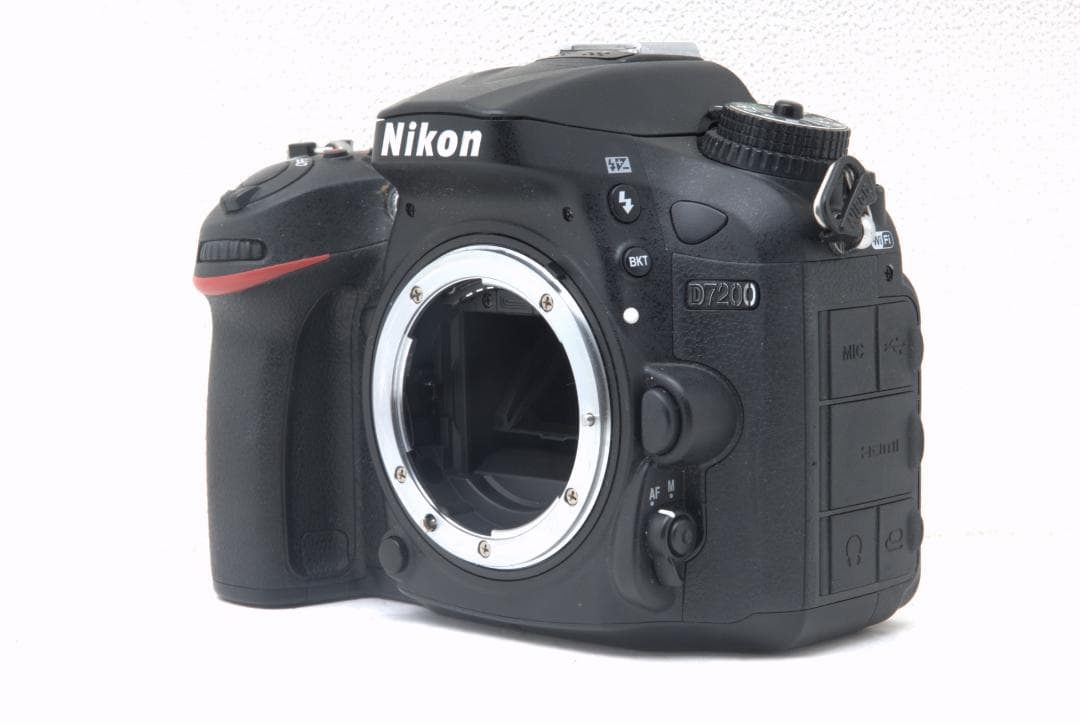 【 美品】Nikon ニコン D7200 Nikon DX 18-140mm