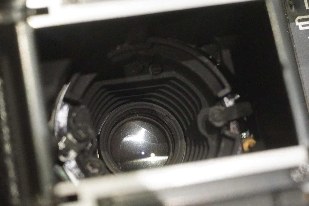 Rollei 35 シンガポール製　テッサー40ミリf/3.5　希少フィルター付