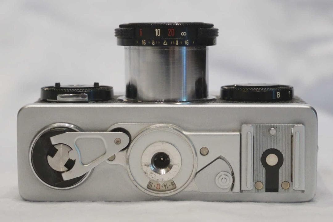 Rollei 35 シンガポール製　テッサー40ミリf/3.5　希少フィルター付