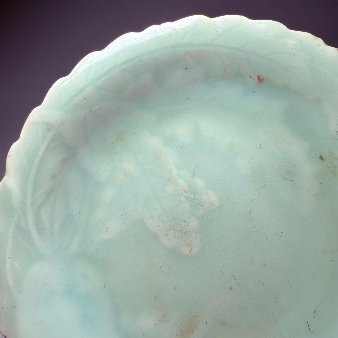 古伊万里 鍋島青磁 後期鍋島 大根 陽刻文 五寸皿 1750年代前後　図録