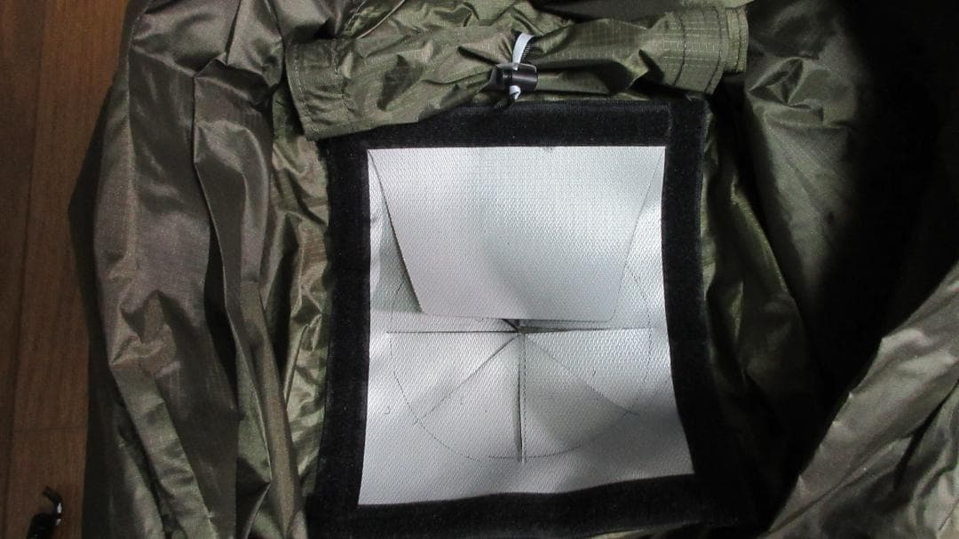 Unafreely ワンポールテント スノースカート難燃 煙突穴 更に謎テント