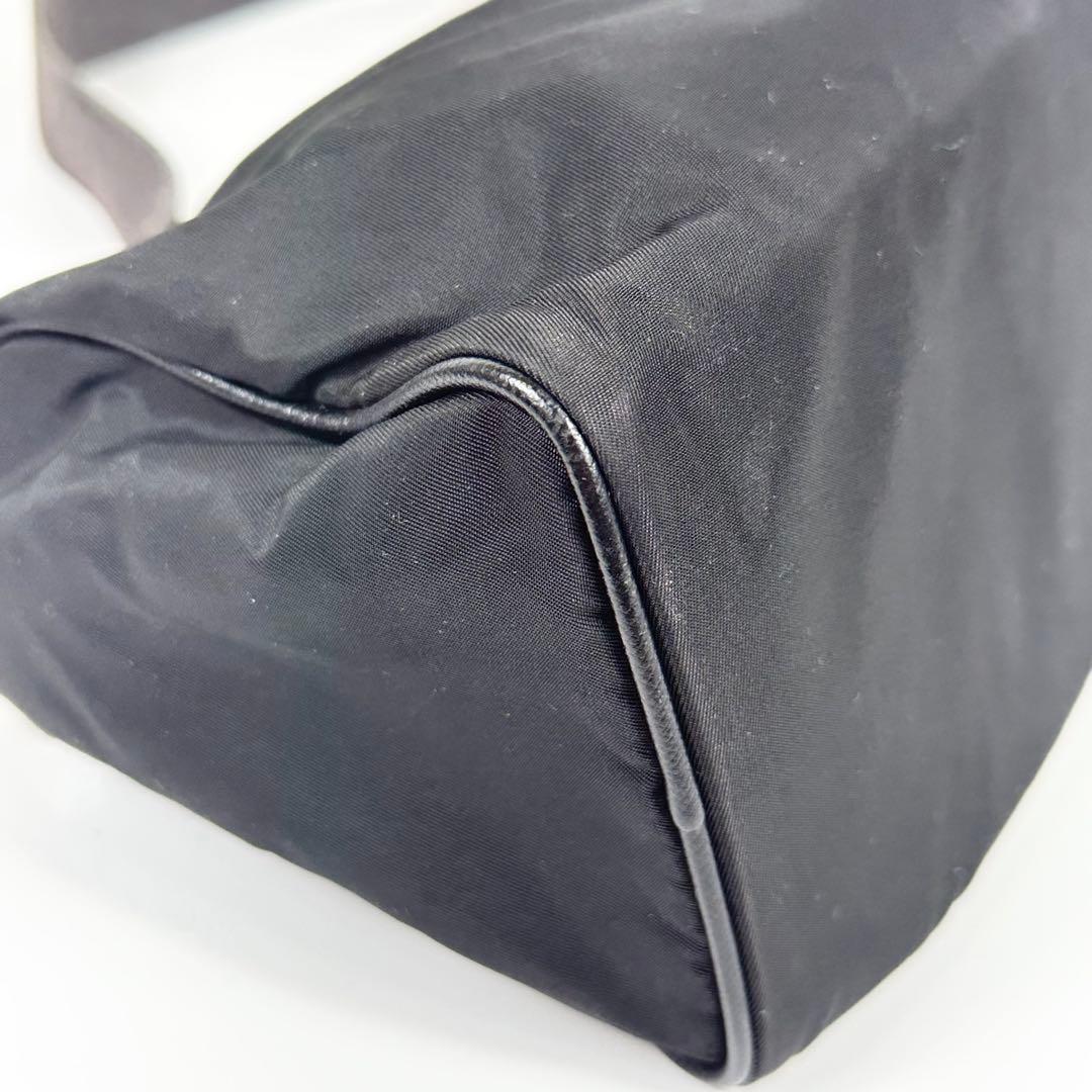 PRADA ワンショルダーバッグ レザーナイロン 3角ロゴ