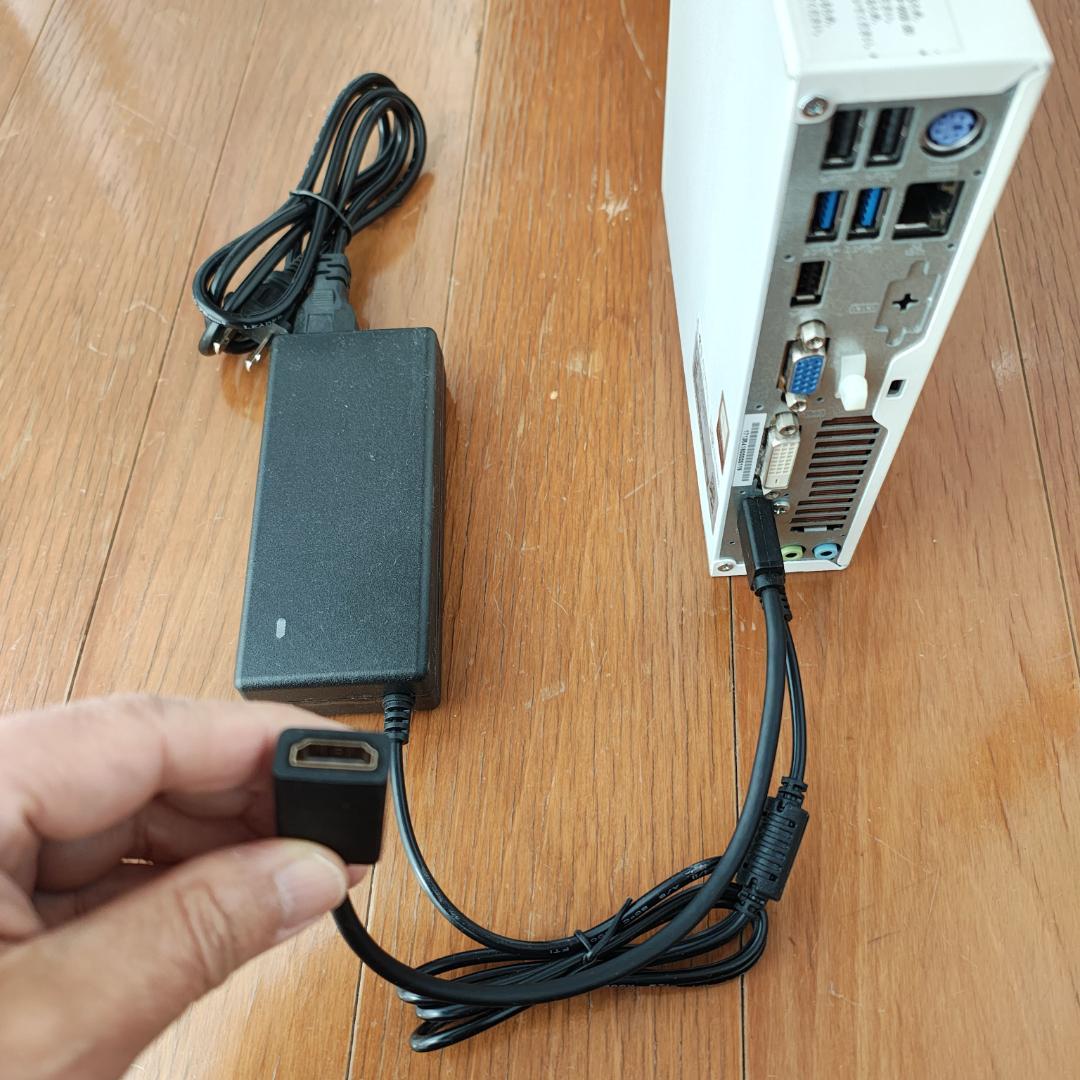 EPSON Endeavor ST180E i3-6100T 省スペースPC