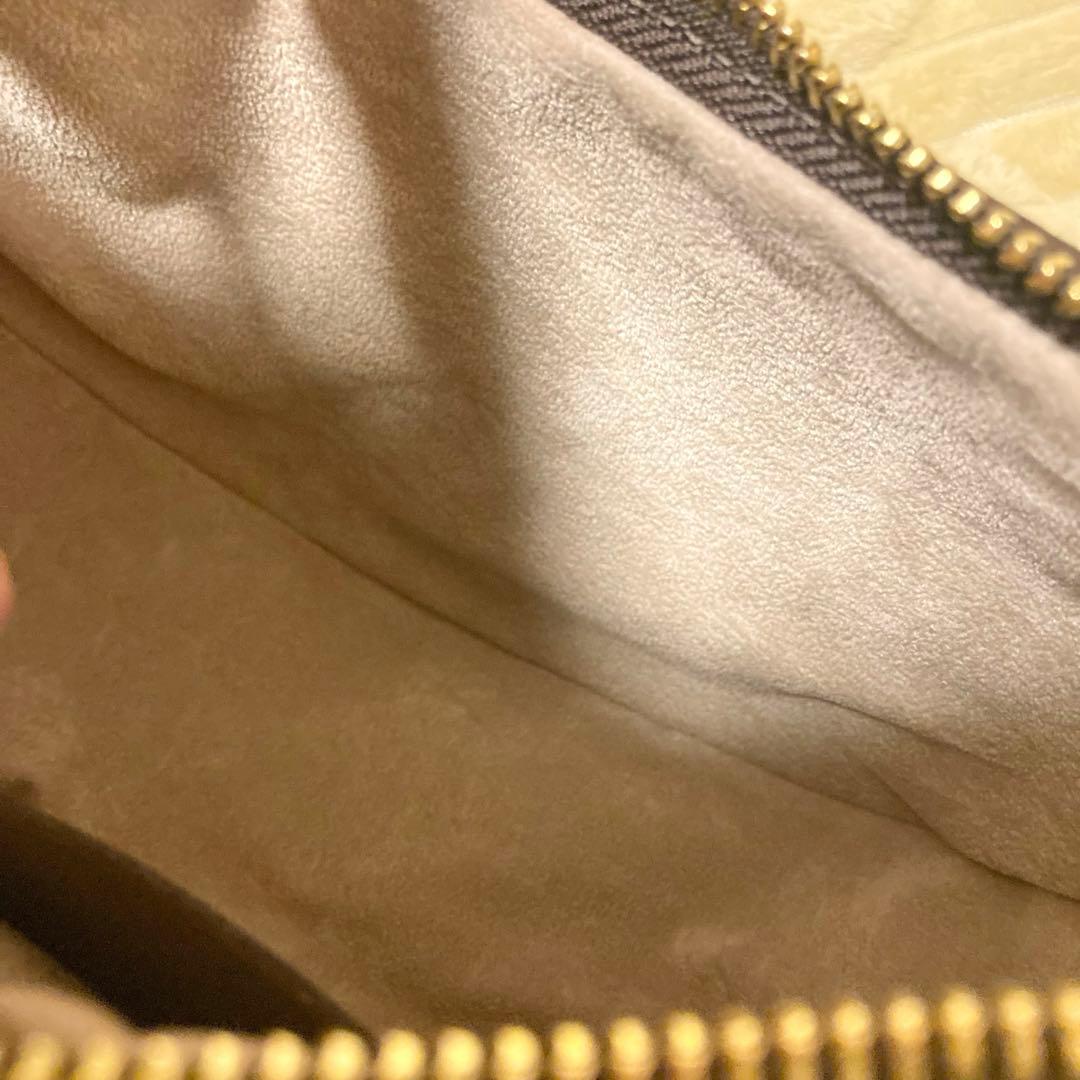 新品 CHRISTIAN VILLA 本革 ハーフムーンバッグ ワンショルダー