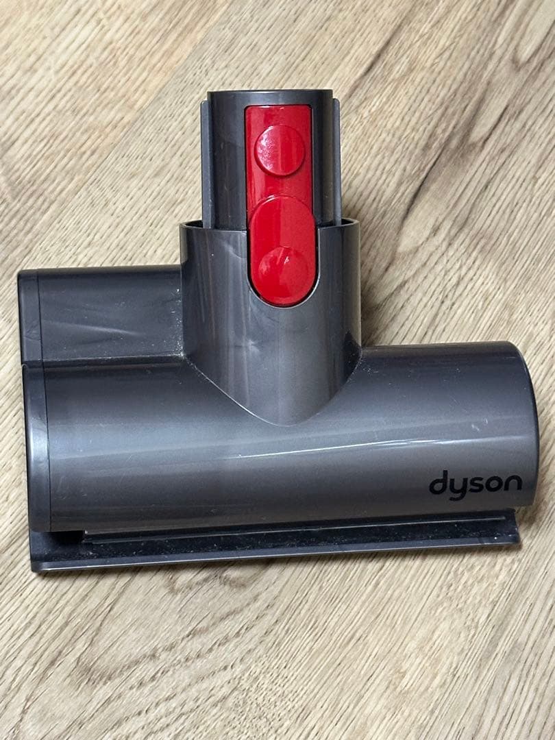 dyson❣v8❣fluffy‼ダイソンV8❣コードレス掃除機‼メルカリ便発送❣