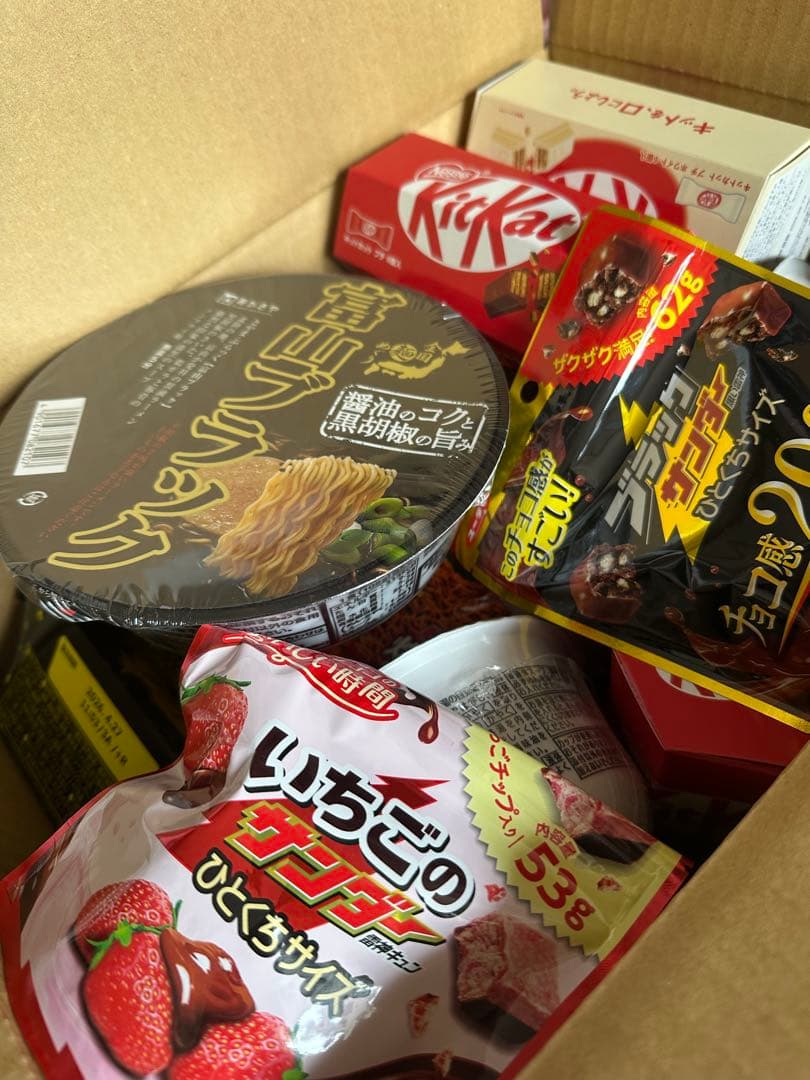 【るもなママ専用】カップ麺 お菓子 まとめ売り 5,300円相当25①