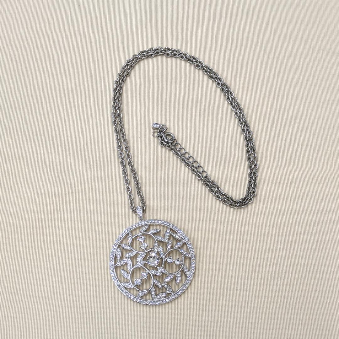 FOXEYのネックレス　「Crystal Moon」　未使用品です。