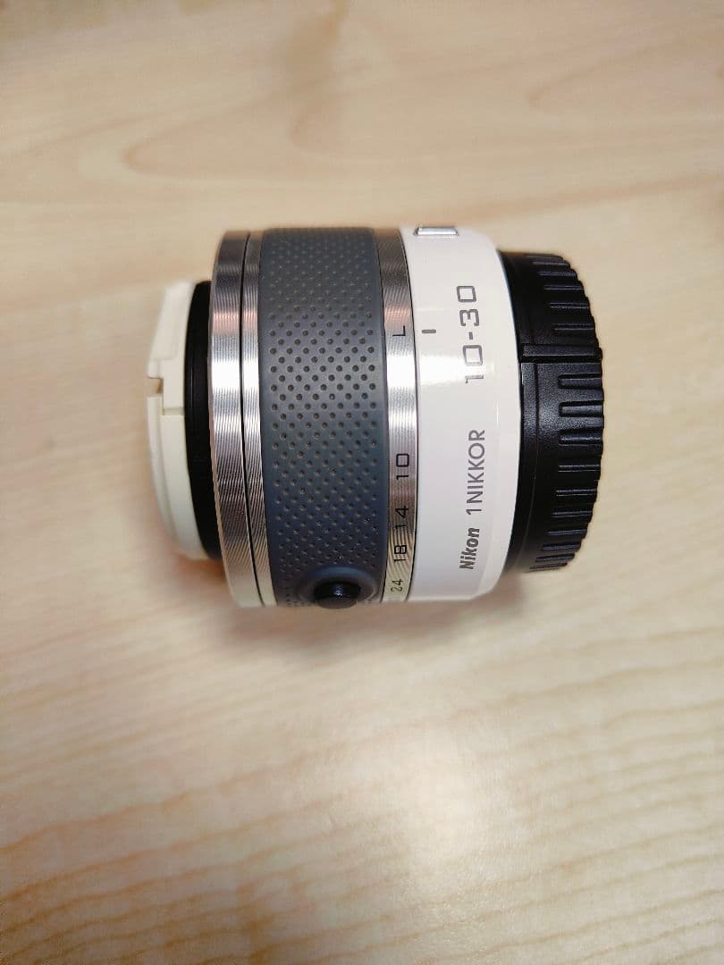 Nikon　J1 ダブルレンズキット　充電器・リモコン付き