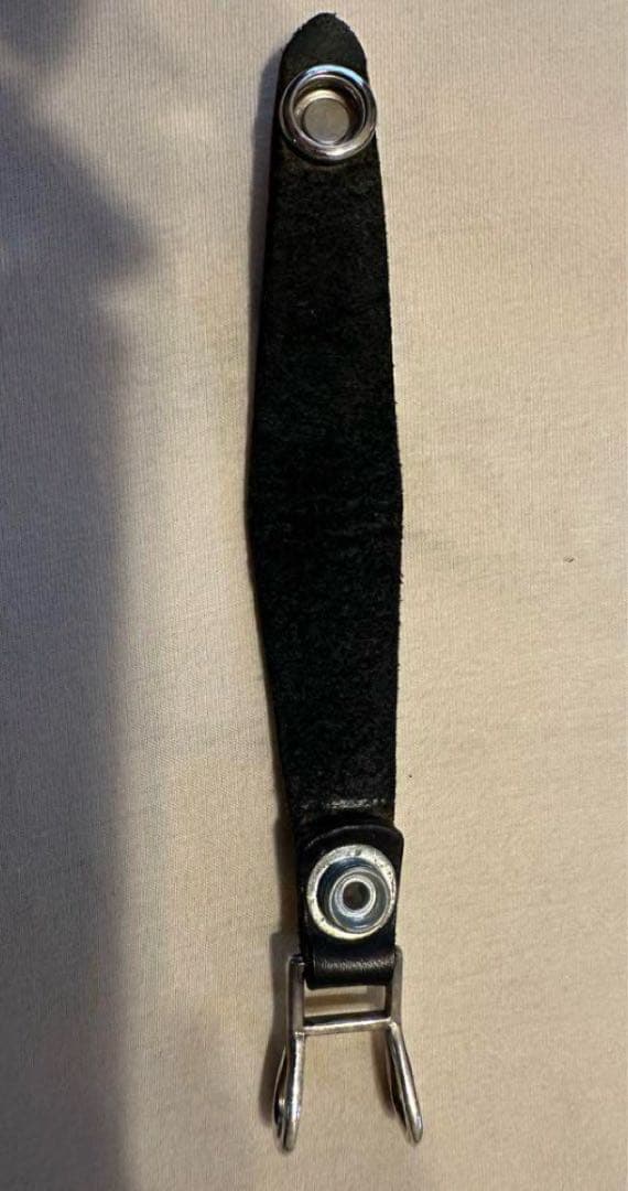 CHROME HEARTS クロムハーツ ベルトループ クロスボタン レザー