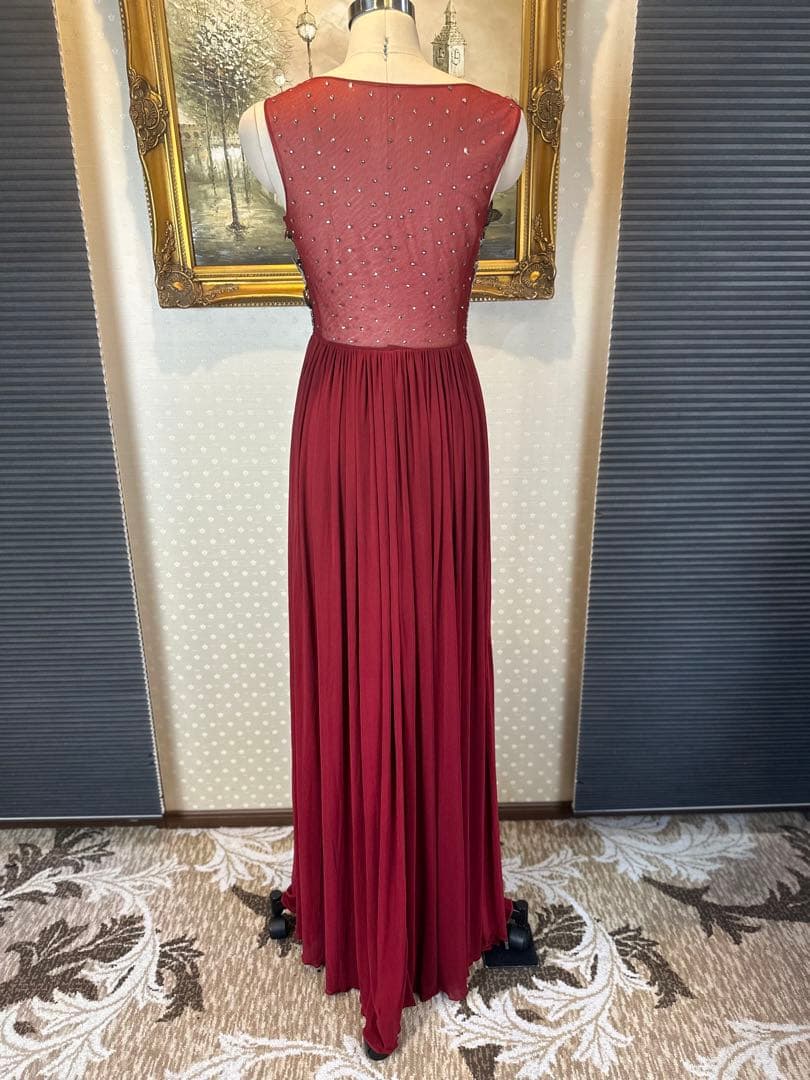 バーガンディ レース装飾付きドレス