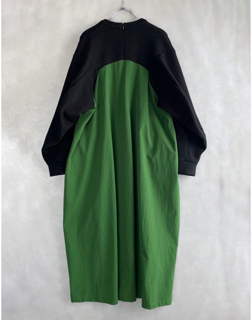 ナゴンスタンス　ダンボールサークルスリーブ　ロングワンピース　黒　緑　手洗い可能