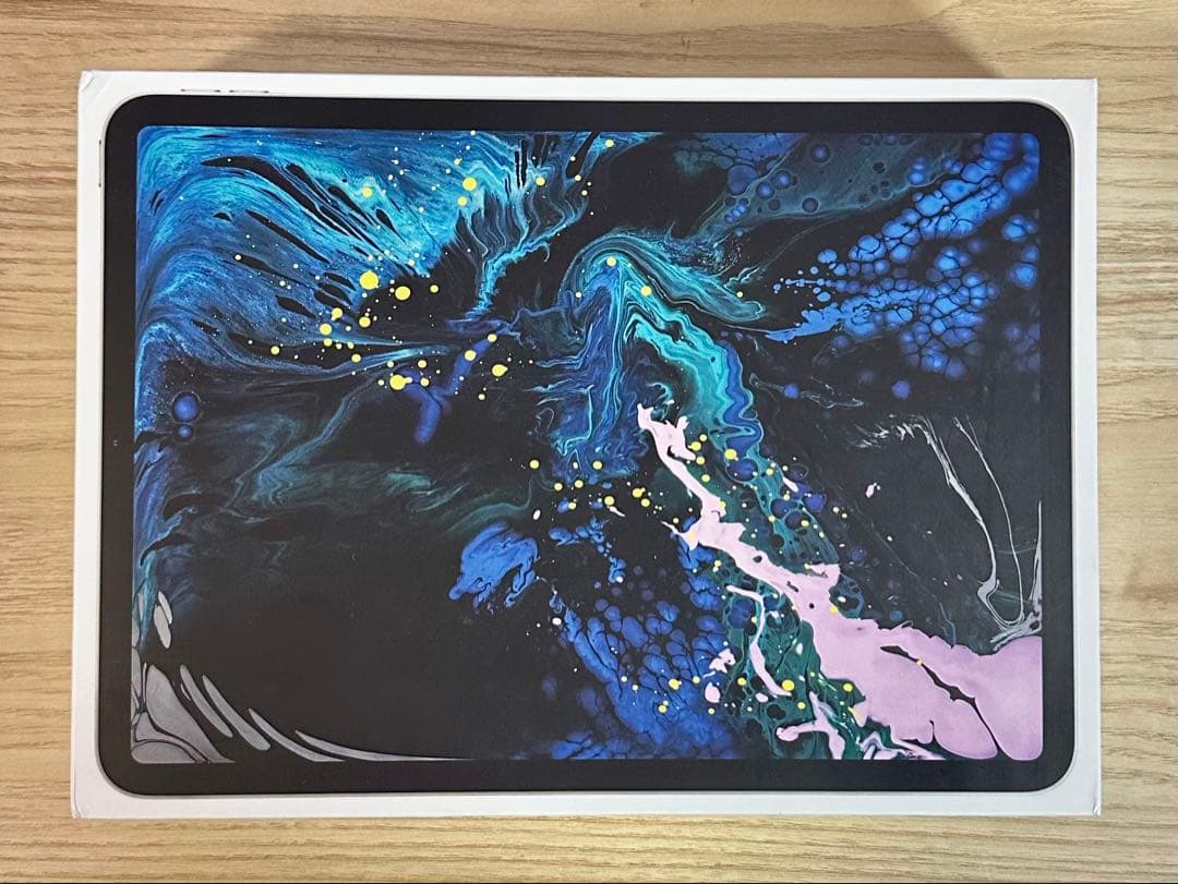 箱有 iPad Pro 11\" 純正 Pencil Magic Keyboard