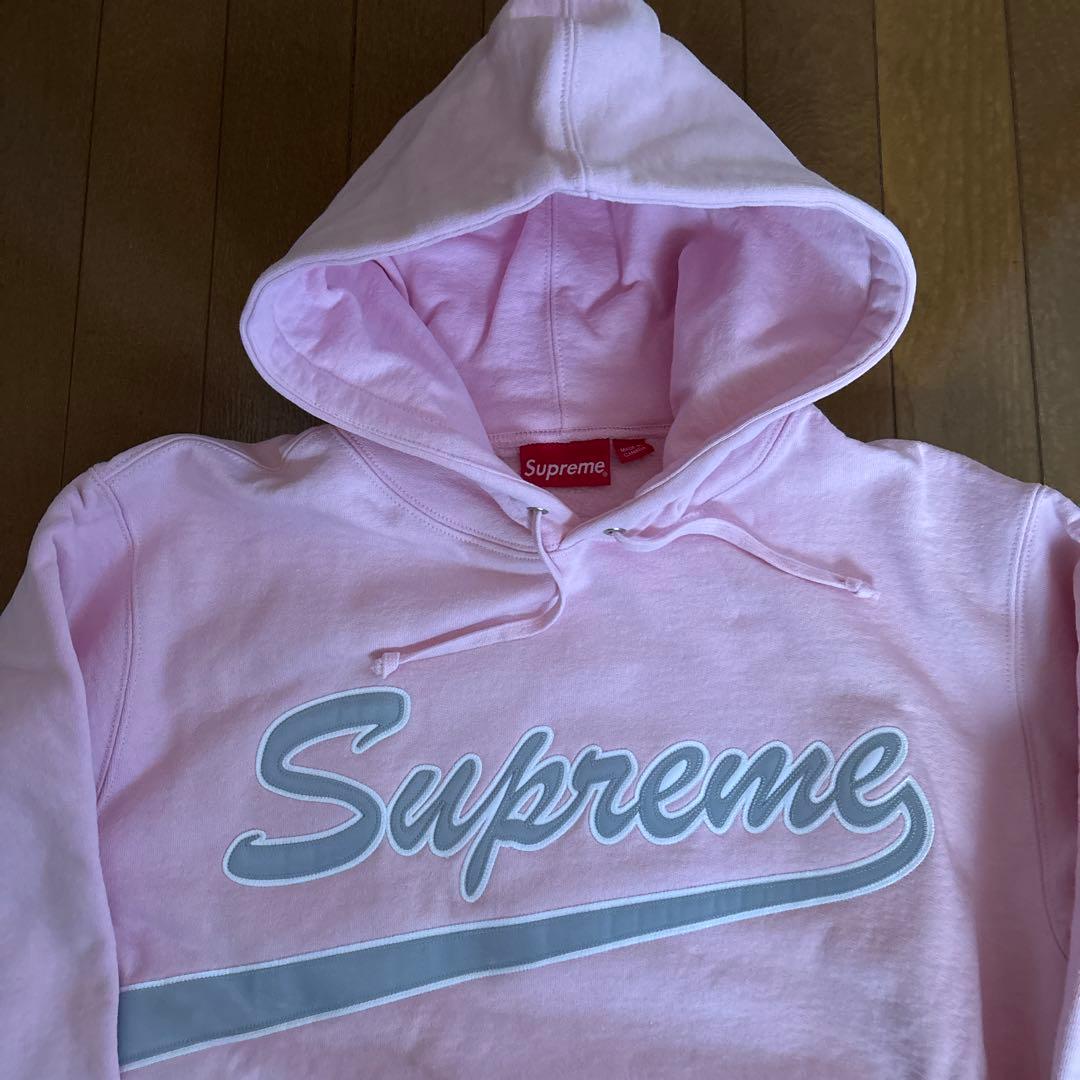 新品　Supreme ピンク ロゴ フード付きパーカー