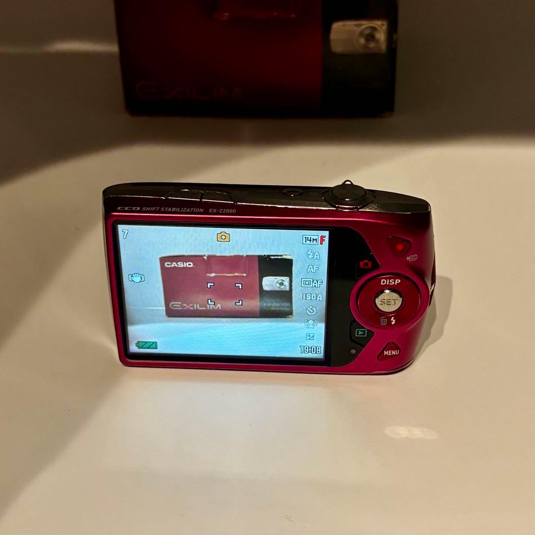 【人気・美品】CASIO EXILIM EX-Z2000デジカメ レッド 赤