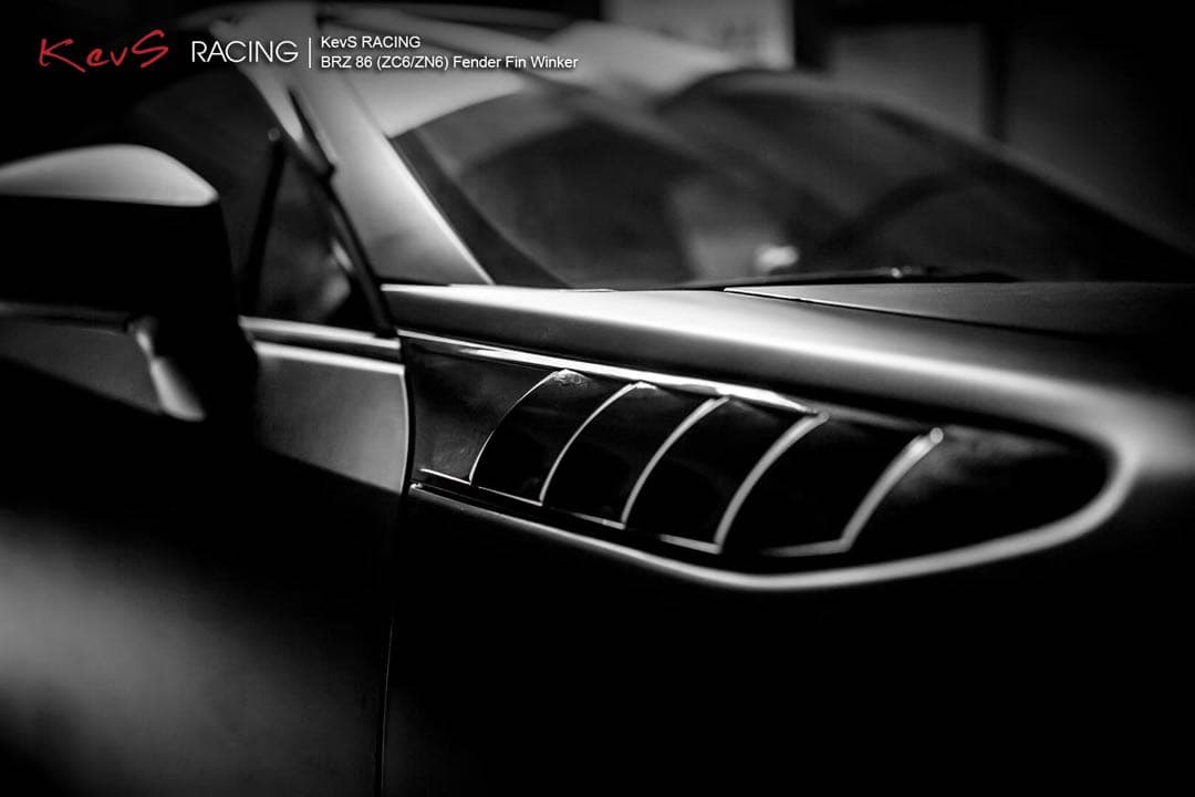 「KevS RACING」 BRZ 86 フェンダーフィン 流れるウィンカー