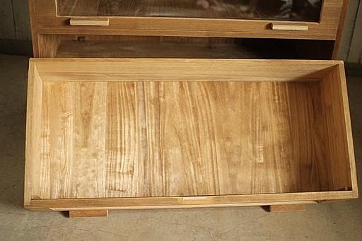 前面ガラスの引き出し3段　食器棚　シャツケース　タンス　チェスト　古家具