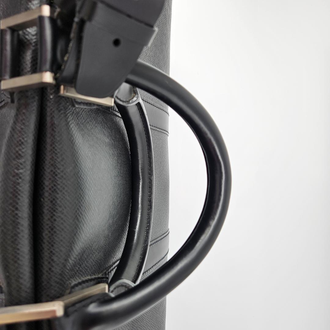 ルイ・ヴィトン キーポルバンドリエール50 エピ ブラック ショルダーストラップ