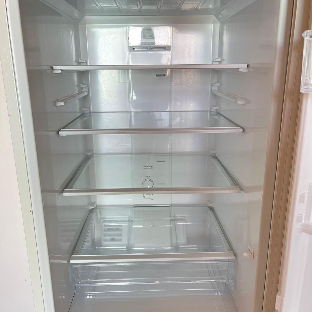 配送設置無料　冷蔵庫 AQUA ホワイト　大容量　最新　21年式