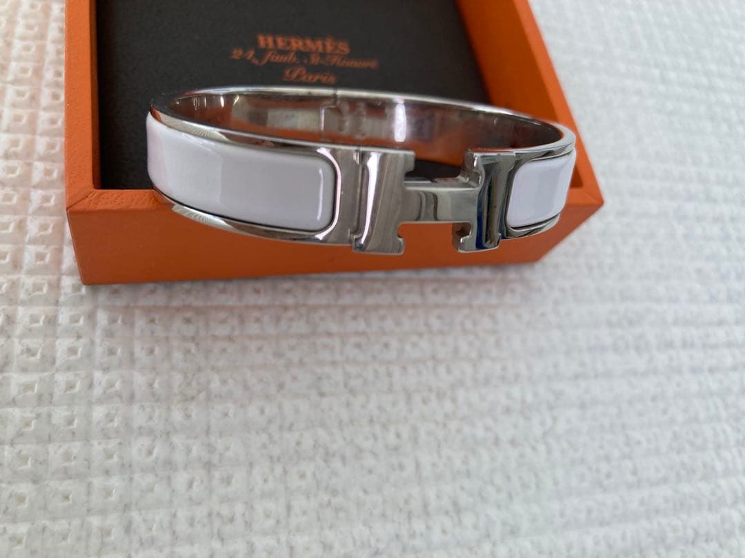 HERMES ホワイト×シルバー バングル
