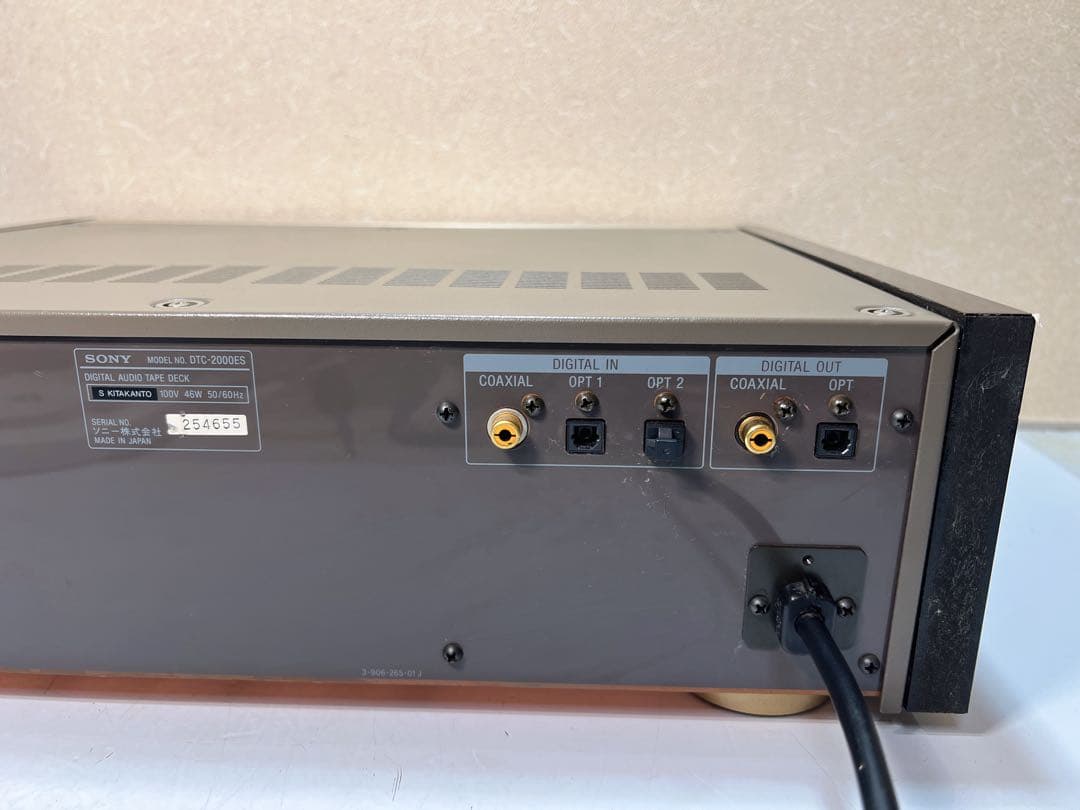 Sony DTC-2000ES デジタル オーディオ テープ (DAT) デッキ