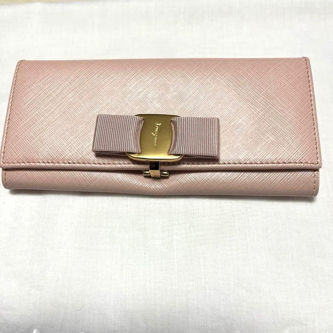 美品　フェラガモ　長財布　ヴァラリボン　レザー　ピンク