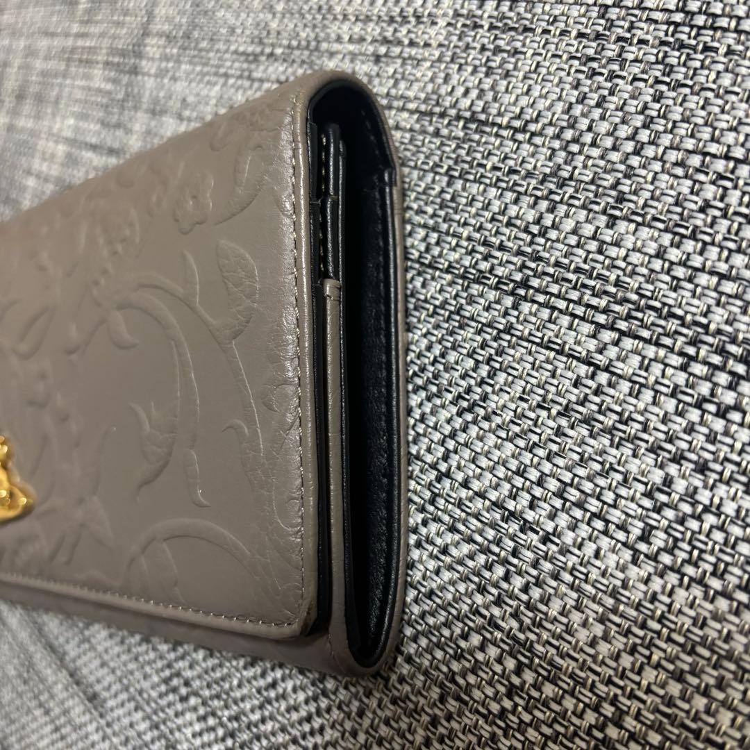 新品未使用⭐︎ヴィヴィアンウエストウッド長財布グレージュ型押しオーブ金具フラワー柄