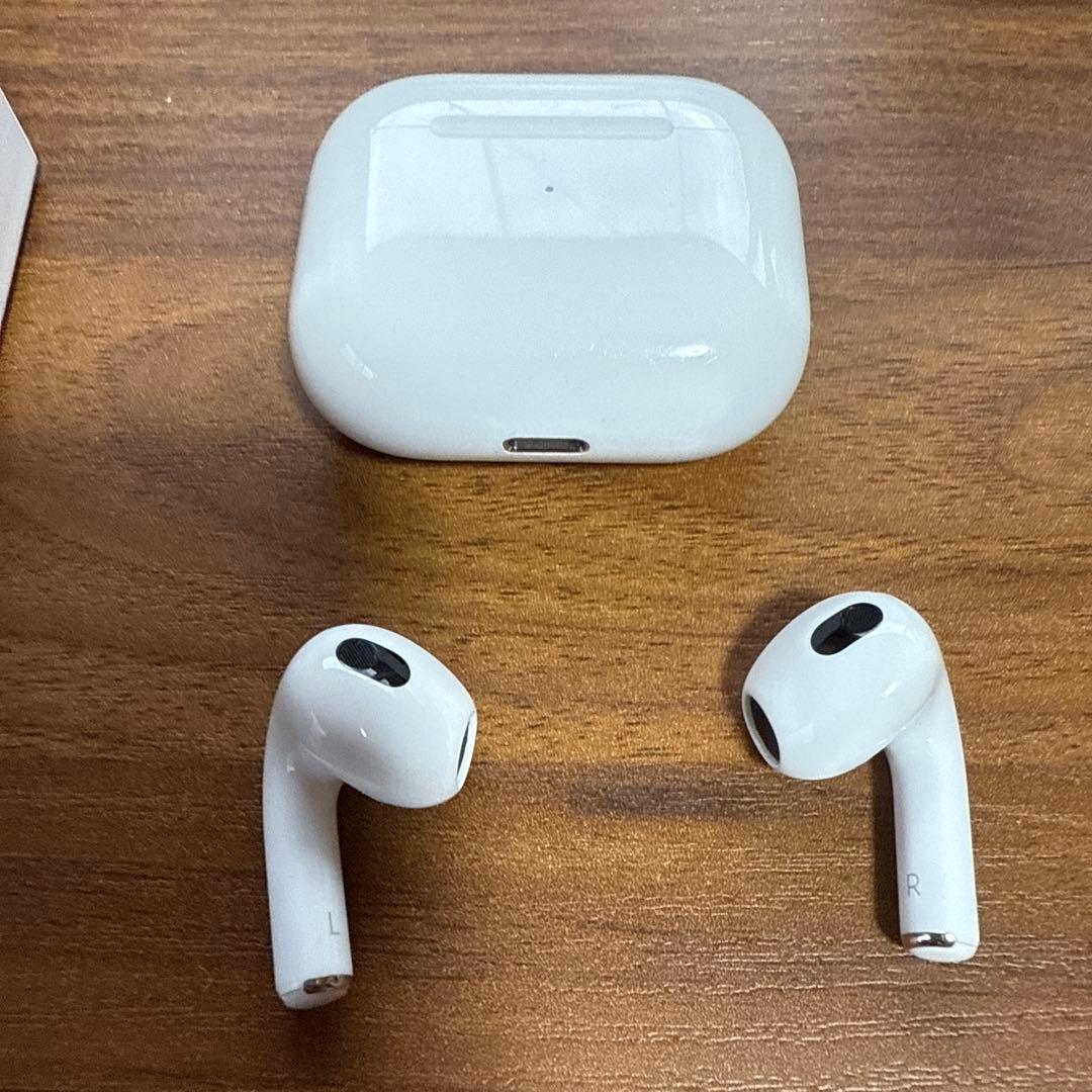 イヤホン Apple airpods 3rd