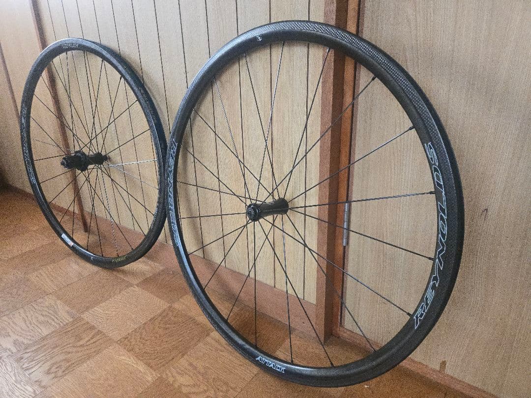 レイノルズ　アタック　Reynolds カーボンホイール　オマケ付　リヤジャンク