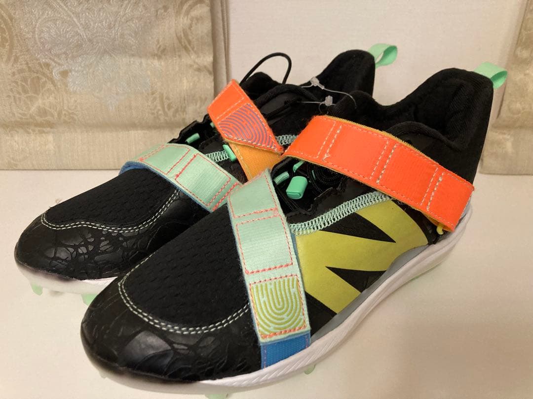 新品未使用　ニューバランス　ポイントスパイク　25.5cm
