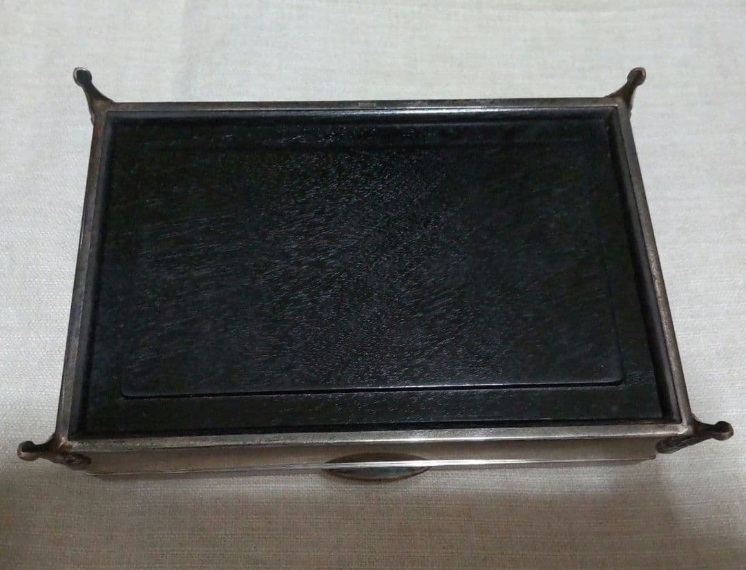 SILVER 銀製 煙草入 新品 宝石箱　正広刻　三越製　菊　草花図