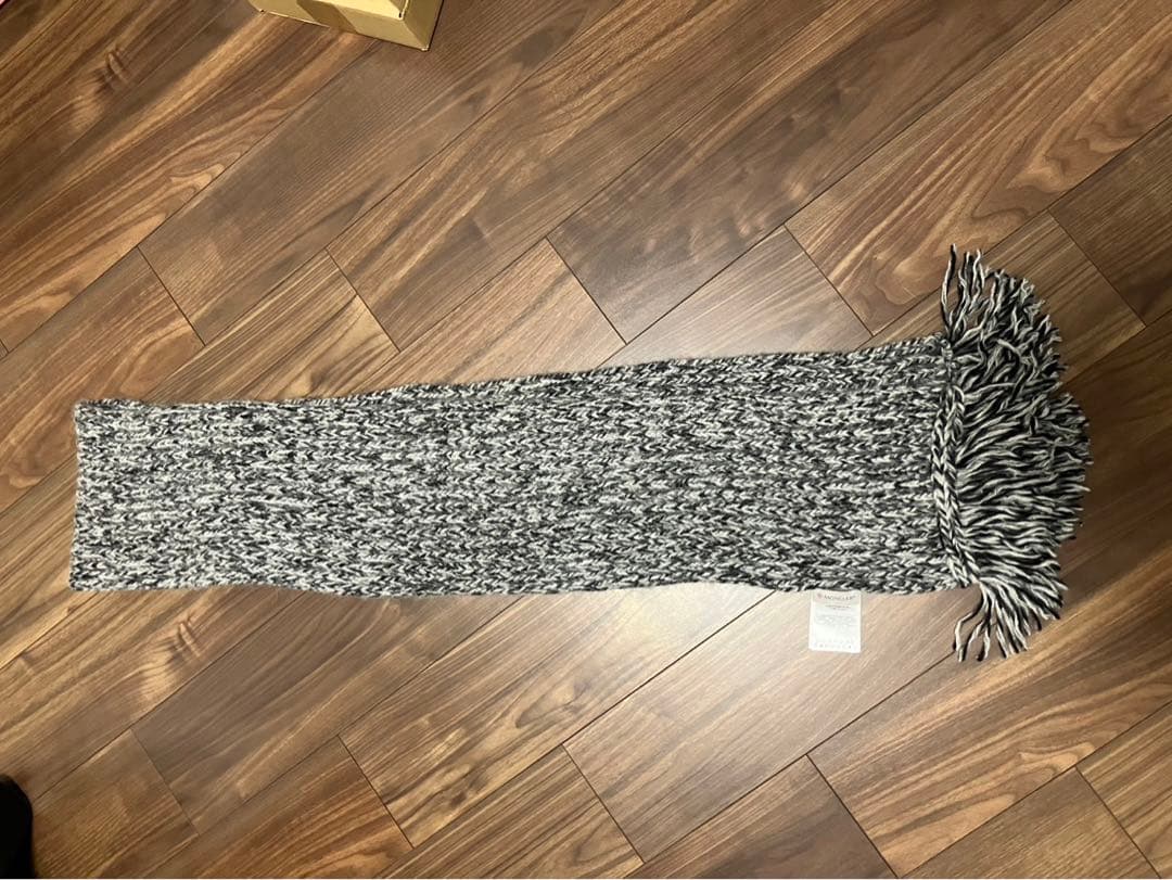 モンクレー　マフラー