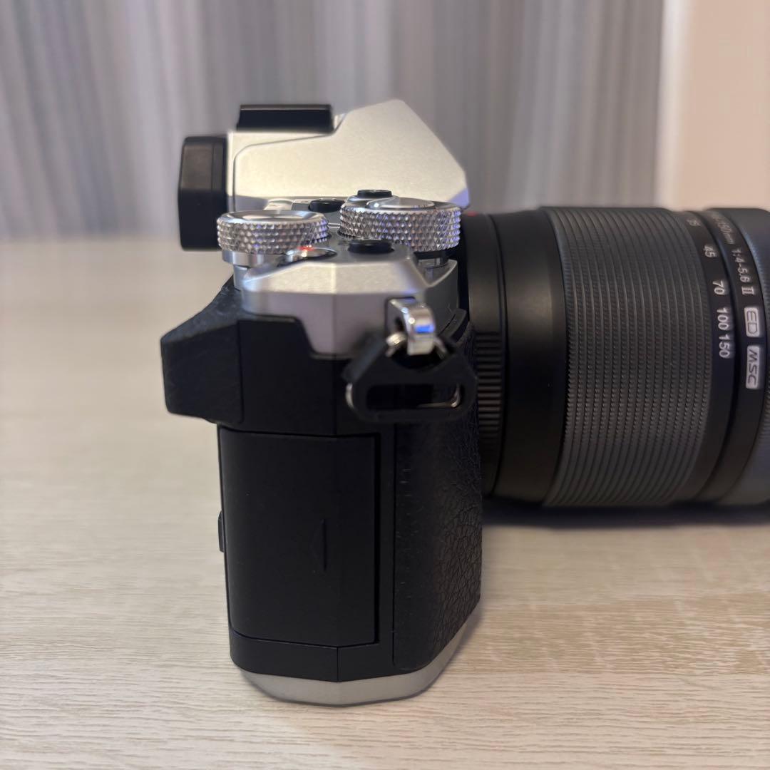 オリンパス OM-D em-5 mark ⅱ 【シャッター回数約1600回】