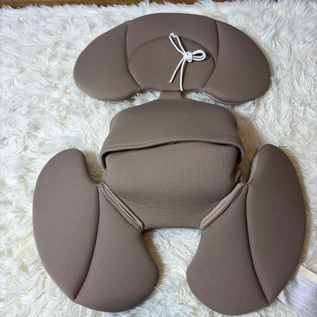 【極美品】Combi チャイルドシートコッコロ S UX ヘーゼルナッツ 新生児