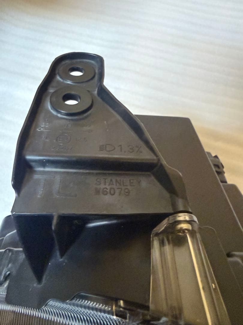 ワゴンRスマイル　LEDヘッドライト右