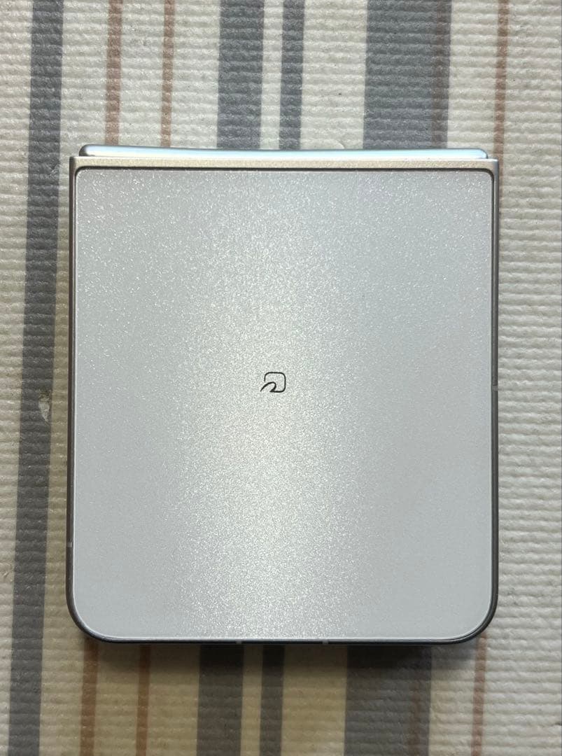 ZTE SIMフリー Libero Flip 6GB 128GB ホワイト