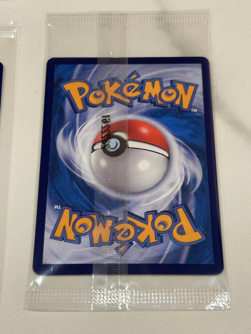 バティックシャツのピカチュウ　未開封　4枚セット