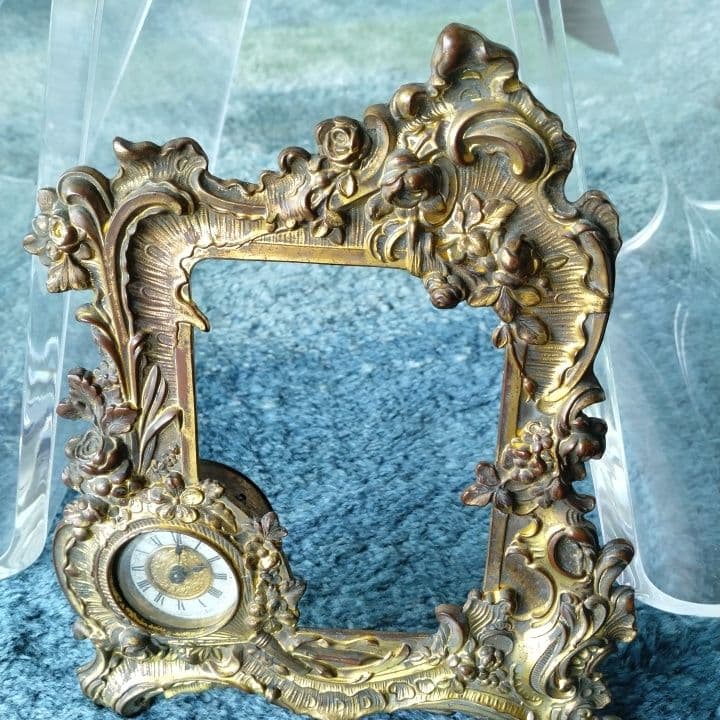 アンティーク⭐︎真鍮製装飾フレーム 時計付き(時計稼働不可)⭐︎オブジェとして