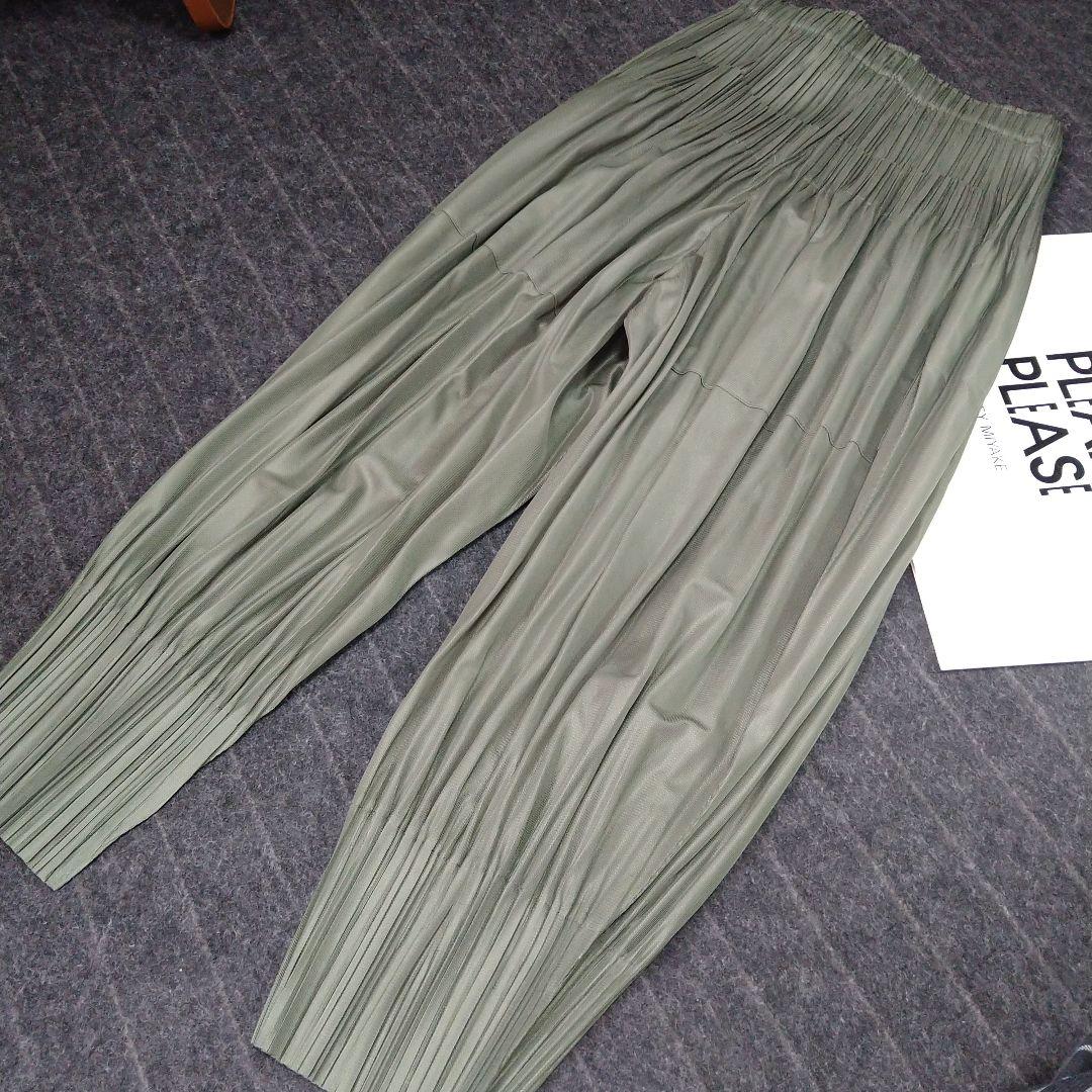 プリーツプリーズサルエルパンツ